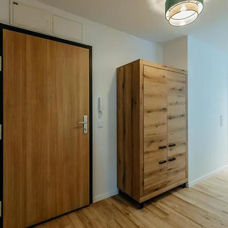 Niedaleko Dworca Od Wroclawapartament-pl Διαμέρισμα *